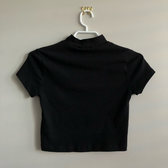 black t-shirt - Picture 2 of 2